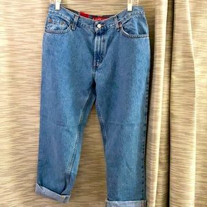 Women’s Levi petite 550 Jean
